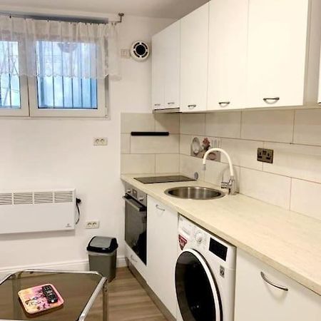 Central Studio Flat Бухарест Экстерьер фото